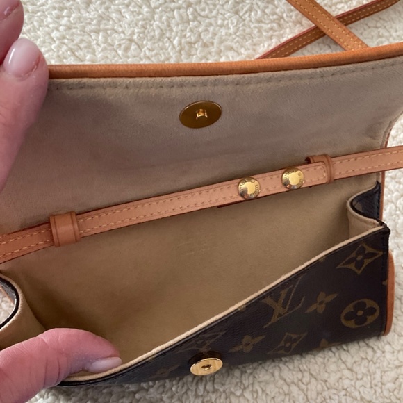 Louis Vuitton Monogram Twin Pochette PM AUTHENTIC EUC - Picture 4 of 6